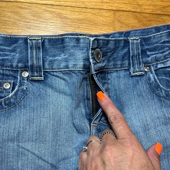 AMERICAN EAGLE SHORTIE JEAN SHORTS LADIES 8 FRAY CUT OFF LOOK VINTAGE FESTIVAL - Picture 5 of 9